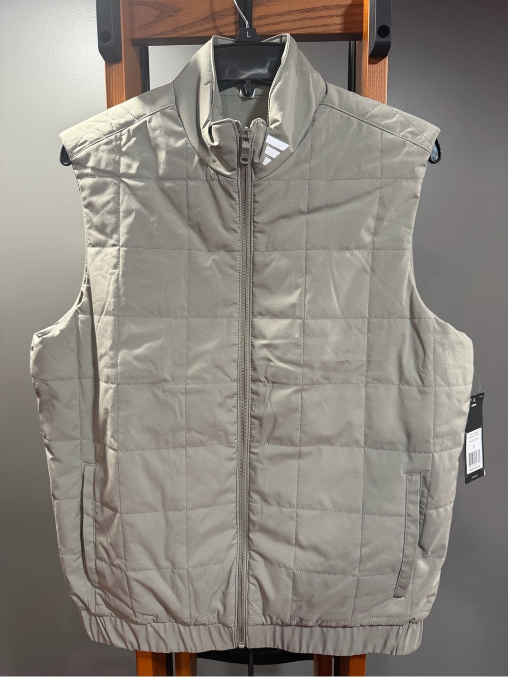 Adidas Men’s Quilted Vest NWT Silver Pebble Full Zip Size Small